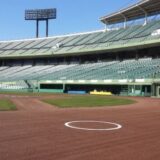 DH専←試合中の8割ベンチでゴロゴロ